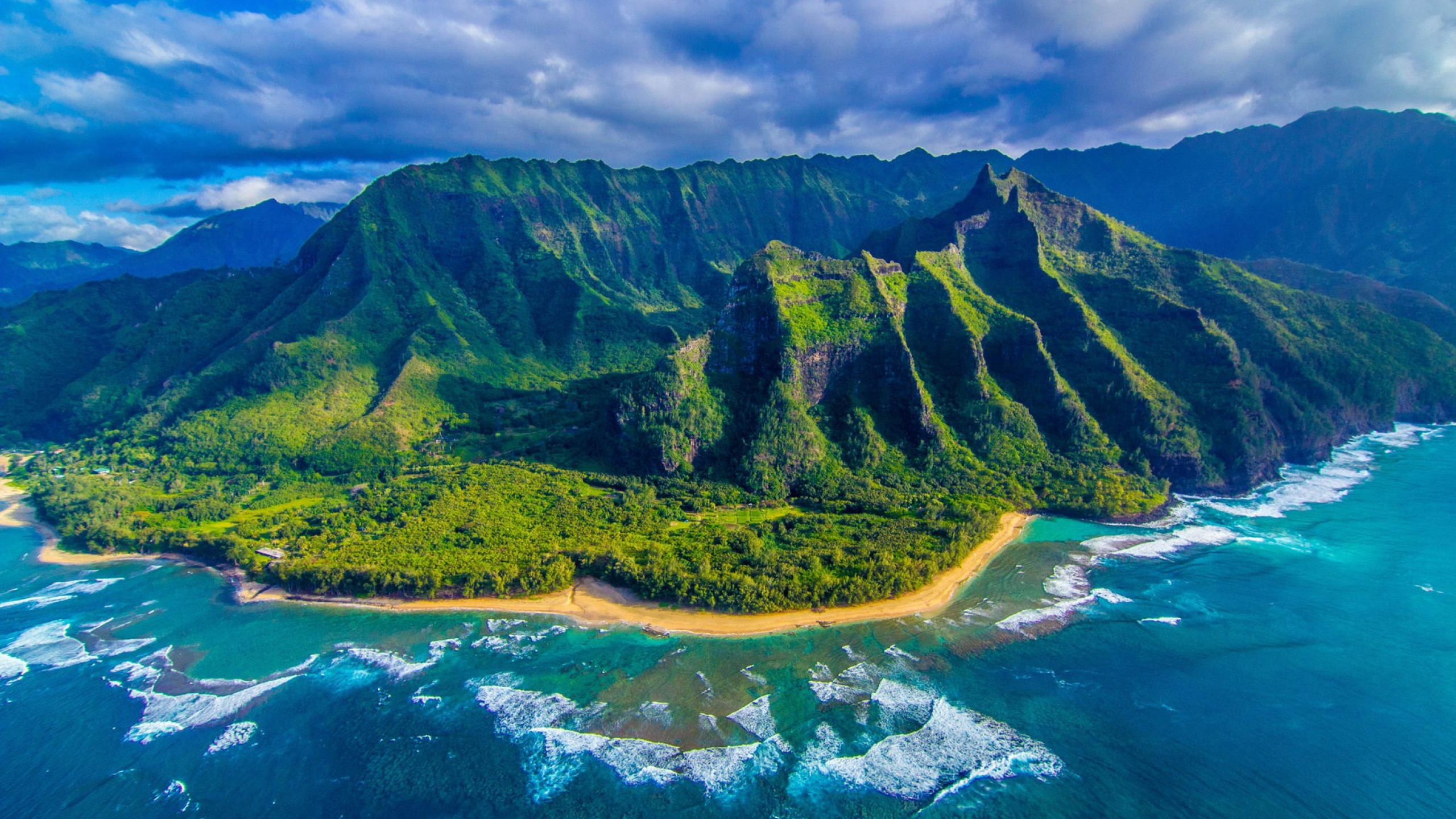 hawaii mountain clouds