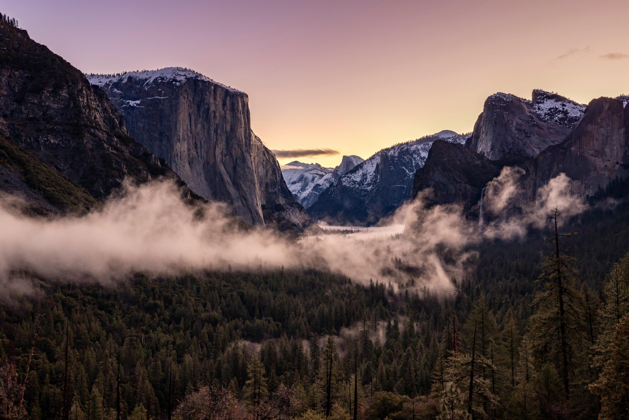 Yosemite National Park Tunnel View El Capitan Half Dome Mist Sunrise Wallpaper