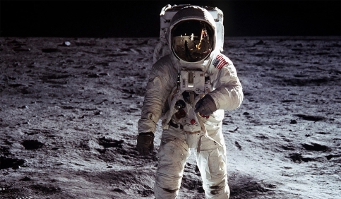 neil armstrong apollo 11