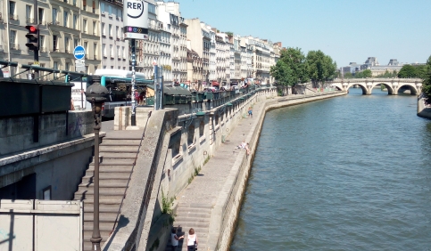 paris seine river