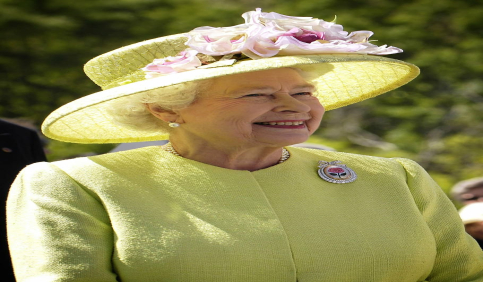 queen elizabeth ii smiling portrait